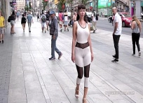 Milf se exhibe con un traje transparente por las calles de Madrid