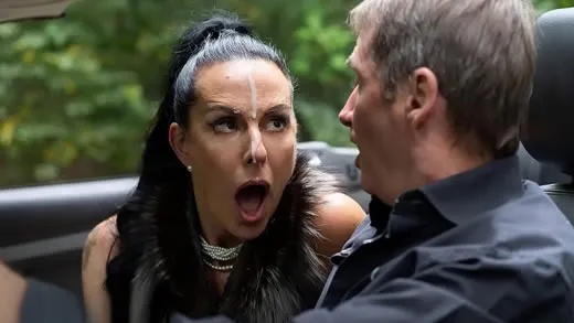 Imagen del video Texas Patti le hace un favor al mecánico