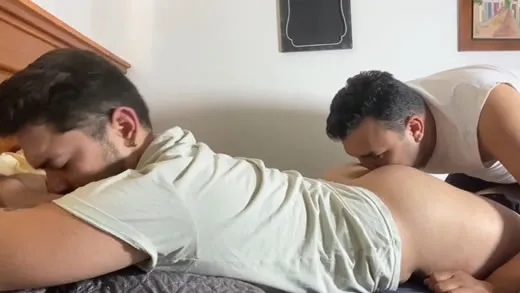 Imagen del video Padrastro gay follando el culo del hijo de su mujer