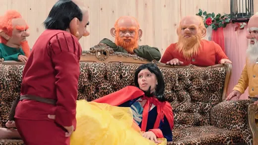 Imagen del video Vivian Lola hace la parodia porno de Blancanieves