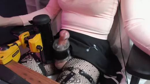 Imagen del video Travesti femboy eyaculando sin manos