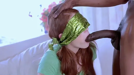 Imagen del video La amiga de Alice Green le regala un rabo negro