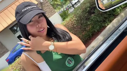Imagen del video Cliente se folla a la empleada Vivienne Voo