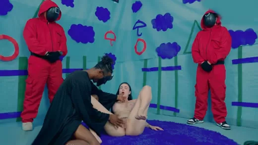 Imagen del video El juego del calamar versión porno gratis